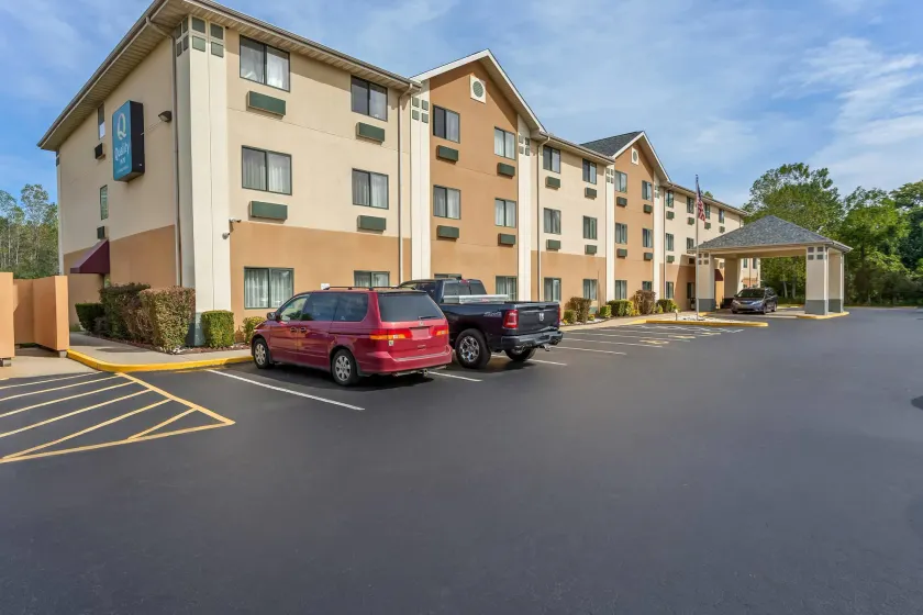 Quality Inn-Sawyer - Image 1