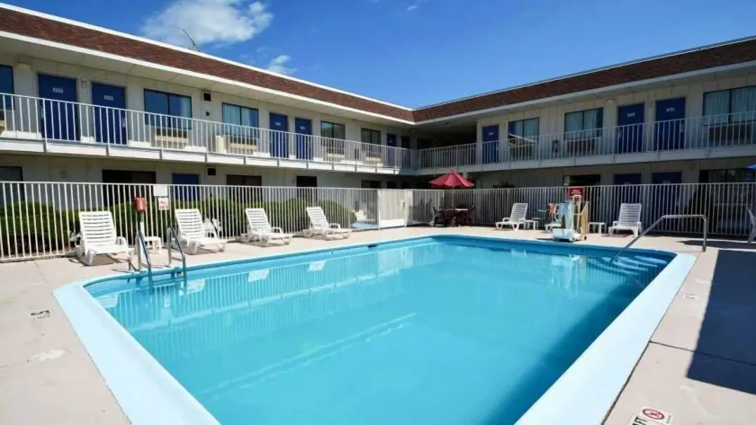 Motel 6-Windsor Locks, CT - Hartford - Image 1