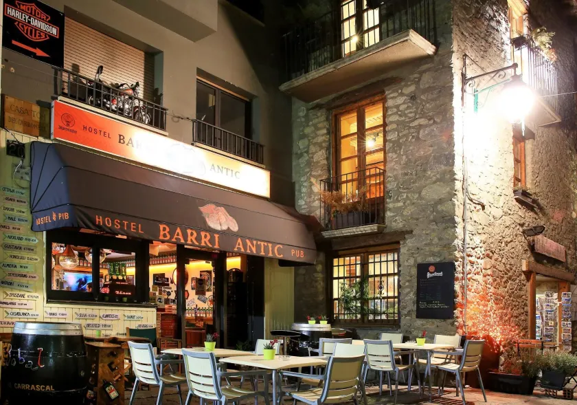 Barri Antic Hostel & Pub - Image 1