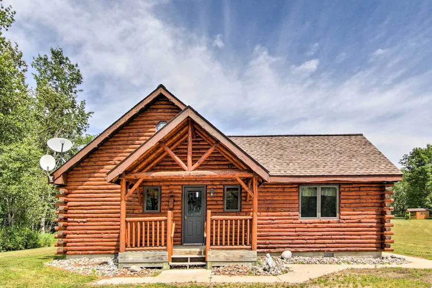 Rapid River Log Cabin w/ Loft on 160 Scenic Acres - Image 1