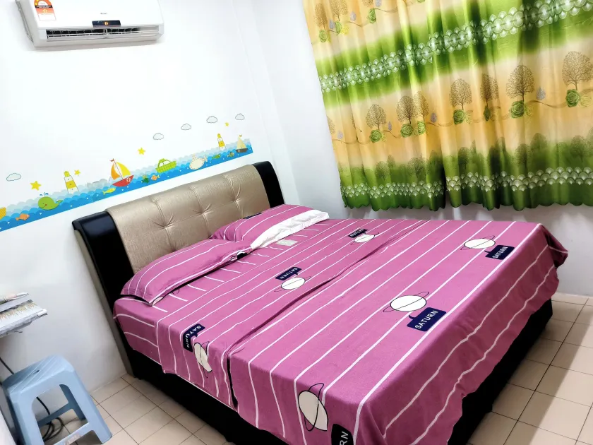 H Homestay Sibu - 1000Mbps 1Gbps Wifi, Astro & Auto Gate Parking Semi Detached House! - Image 1