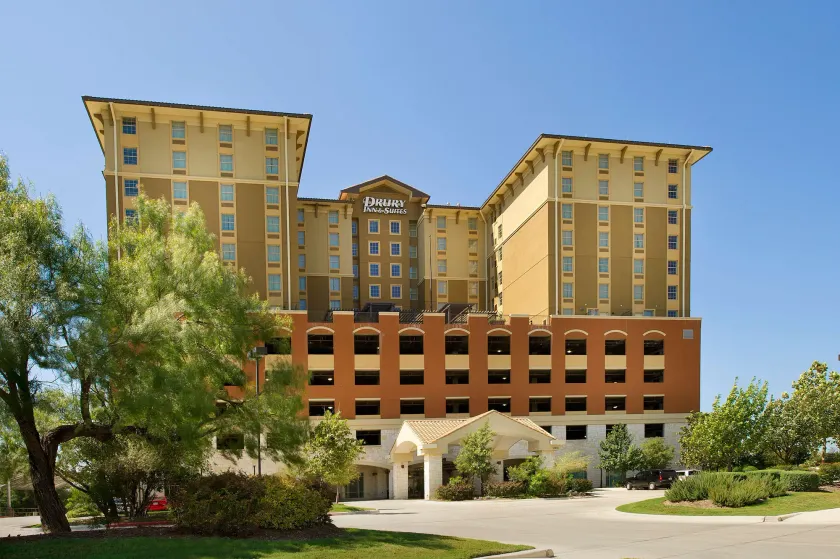 Drury Inn & Suites San Antonio Near La Cantera - Image 1