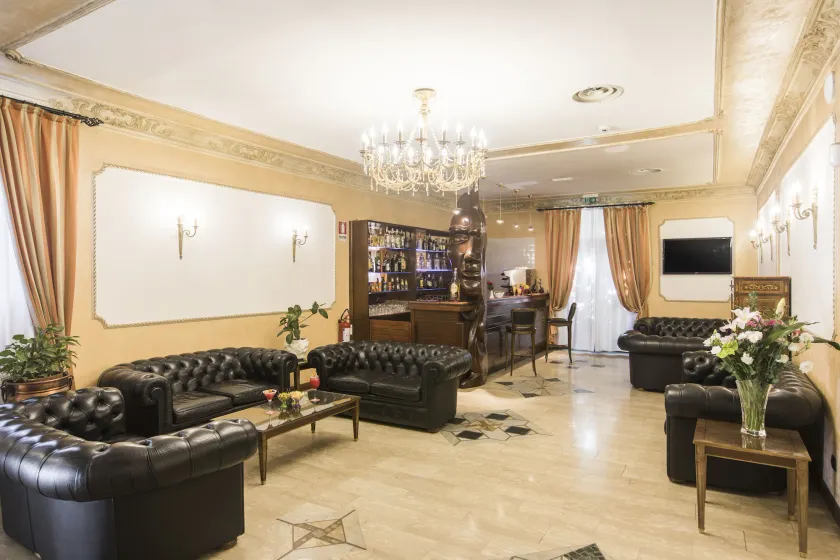 Hotel Villa Rosa - Image 1
