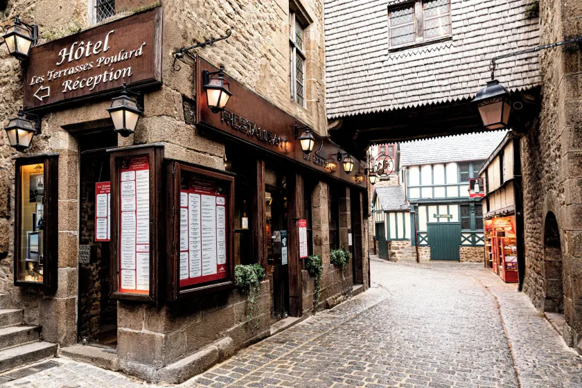 Hôtel Les Terrasses Poulard Le Mont-Saint-Michel - Image 1