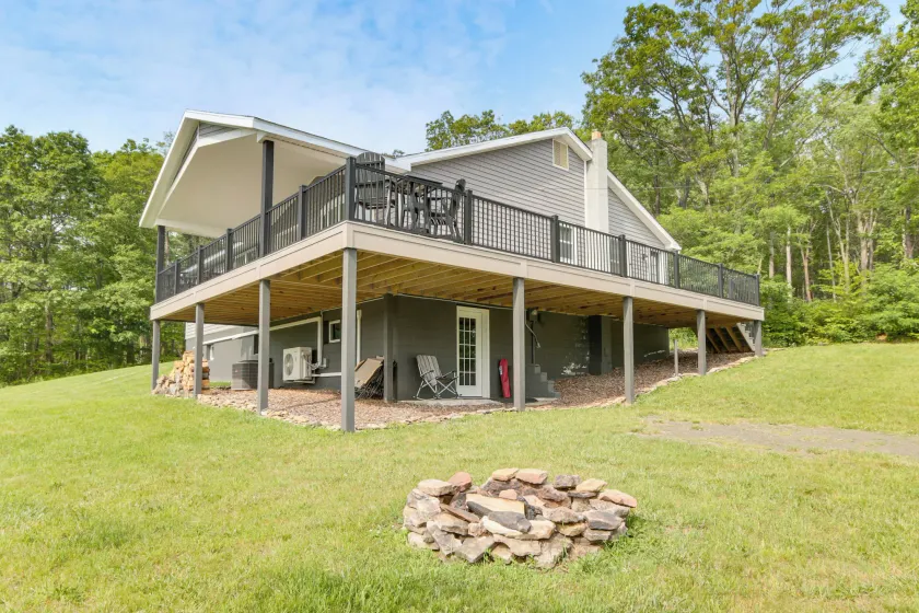 Mtn-view Pleasantville Home on 100 Acres! - Image 1
