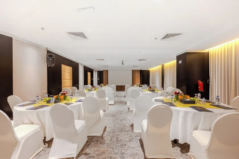 Maysan Al Harithia hotel  - Image 1