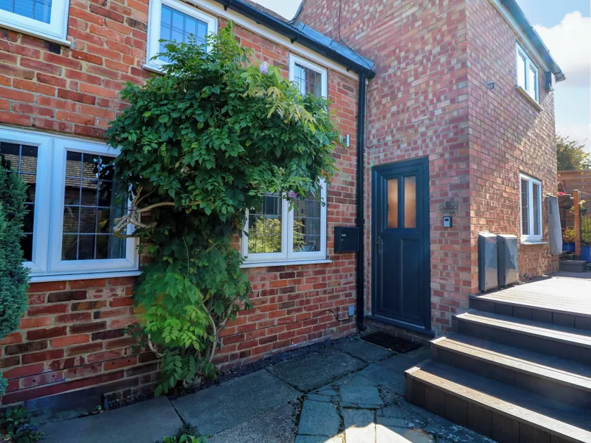 6 Brook Court - Image 1