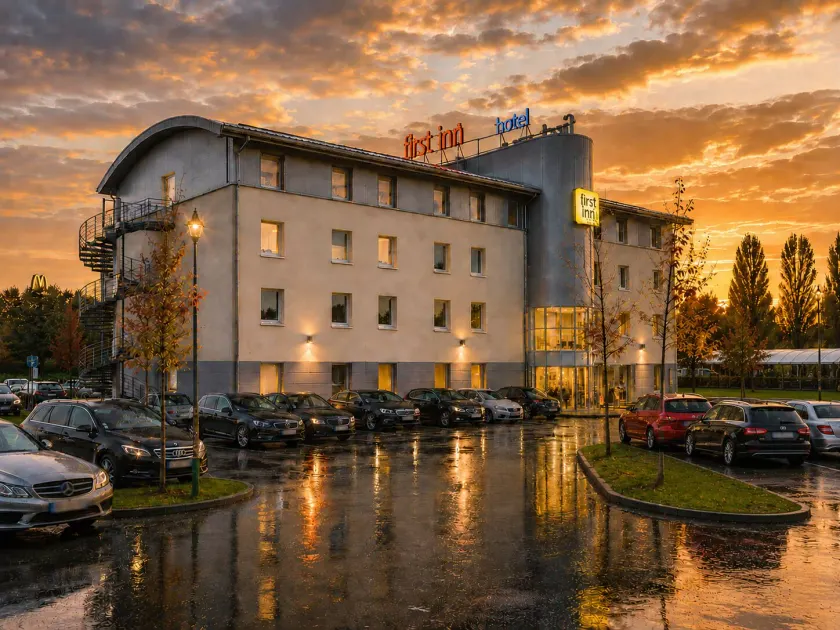 First Inn Hotel Paris Sud Les Ulis - Image 1