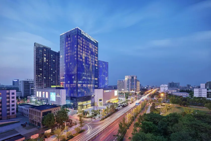 Doubletree by Hilton Yangzhou - Image 1