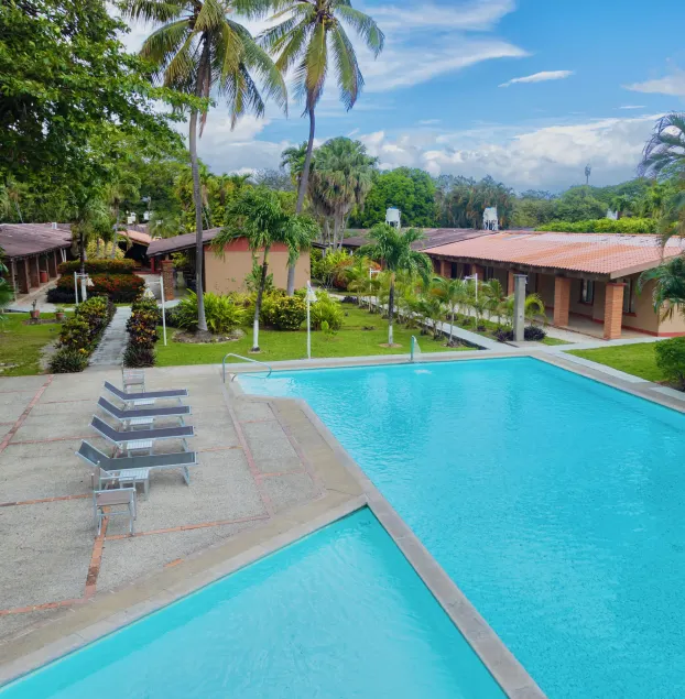 Hotel Las Espuelas, Bar & Restaurant - Image 1