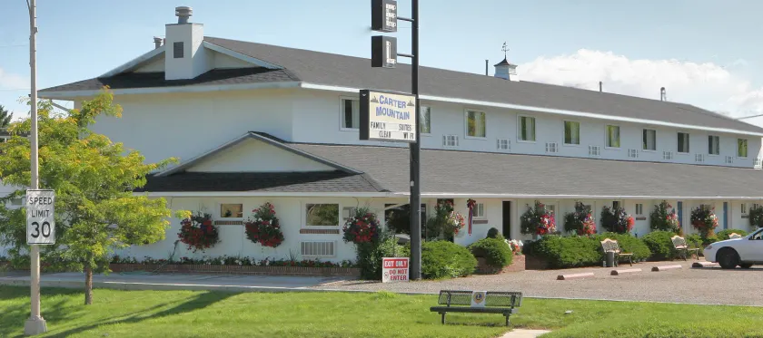 Carter Mountain Motel - Image 1