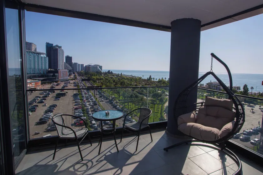 Solis Residence - Image 1