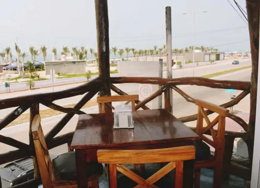 Azul Hotel & Restaurante - Image 1