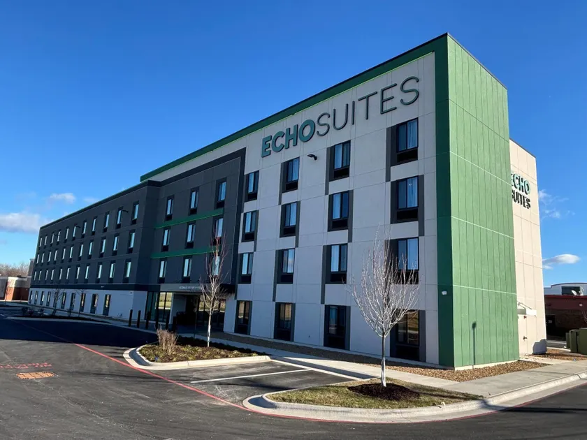 ECHO Suites Extended Stay by Wyndham Springfield Airport PLZ - Image 1