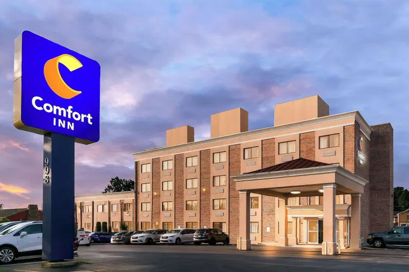 Comfort Inn Red Horse Frederick - Image 1