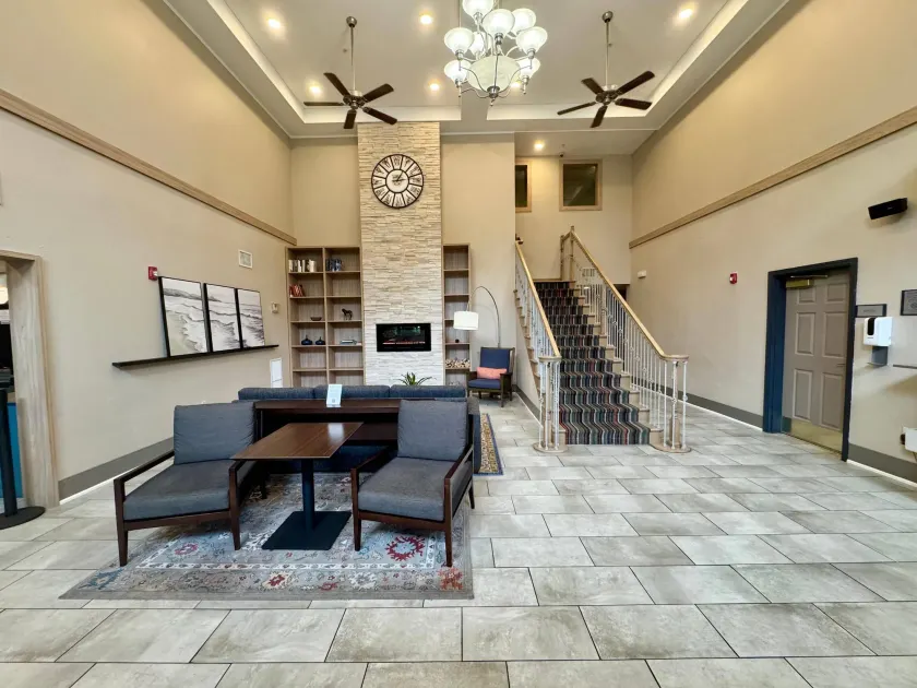 Country Inn & Suites by Radisson, Port Charlotte, FL - Hall
