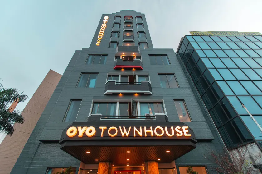 Super OYO Townhouse 1 Hotel Salemba - Image 1