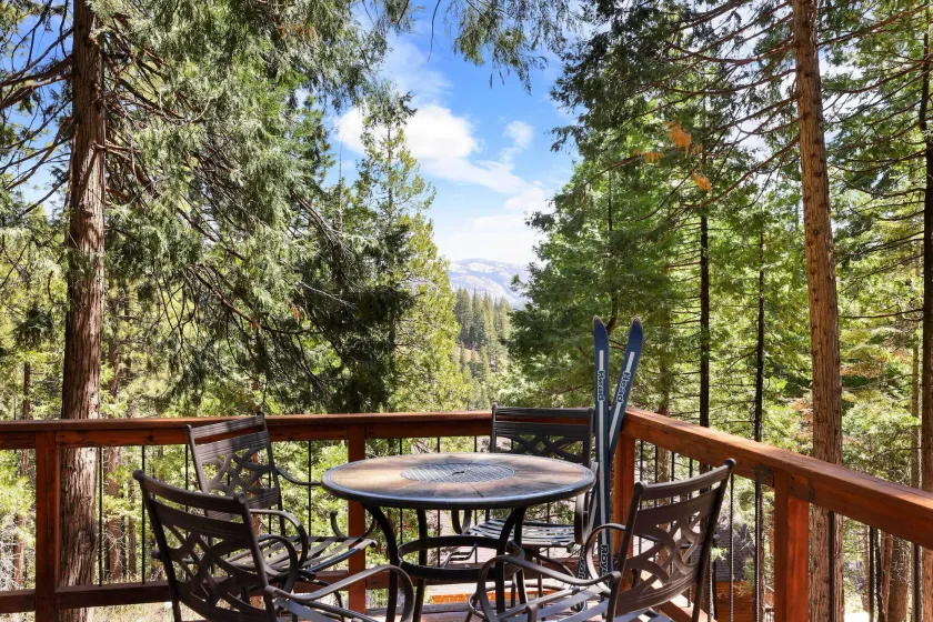 6 Mi to Pinecrest Lake: Cozy Cabin in Cold Springs - Image 1