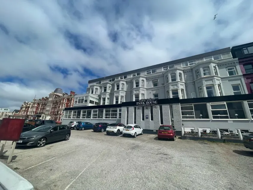Park House Hotel - Image 1