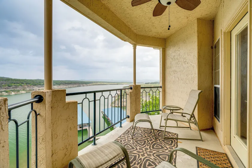 Lake Travis Stunning Waterfront, Sunset & Pool Views, Pet Friendly, Boat Ramp, Lago Vista, Texas - Image 1