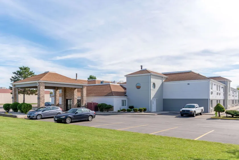 Quality Inn Fairborn near Wright Patterson AFB - Image 1