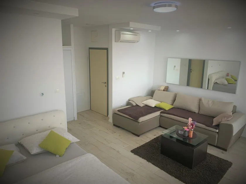SUPER HORIZONT- Sea View Apartments with private Jacuzzi time & Free Parking - Image 1