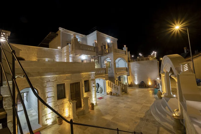 Underground Cave Suites Hotel - Image 1