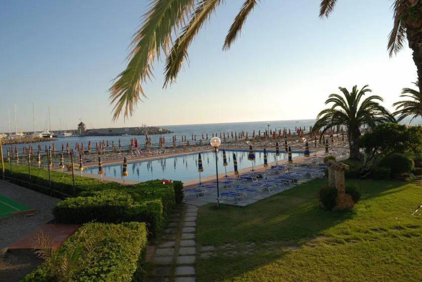 Hotel Baia Del Sole - Image 1