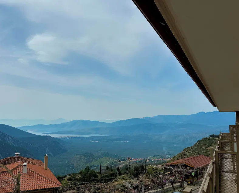 Nidimos Hotel - Image 1
