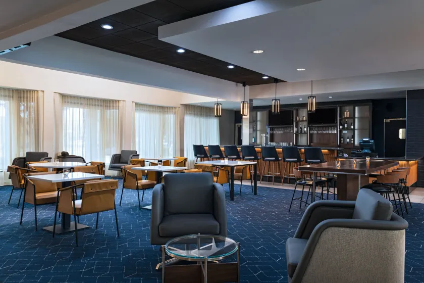 Courtyard by Marriott San Antonio Airport - Image 1