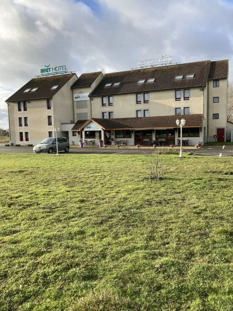 Brit Hotel Essentiel Moulins Avermes - Image 1