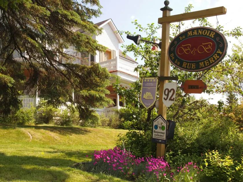 Au Manoir de la rue Merry - Image 1