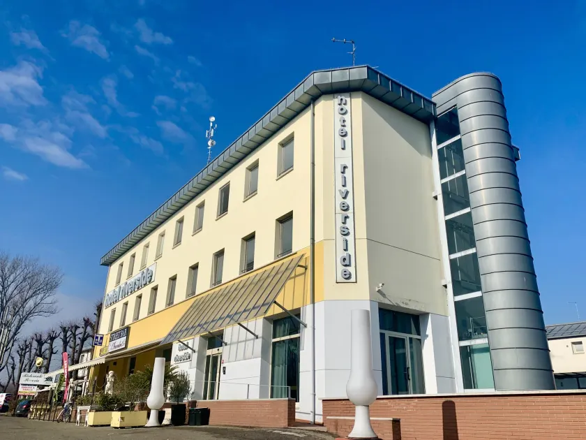 Hotel Riverside - Image 1