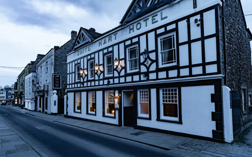 White Hart Inn - Image 1