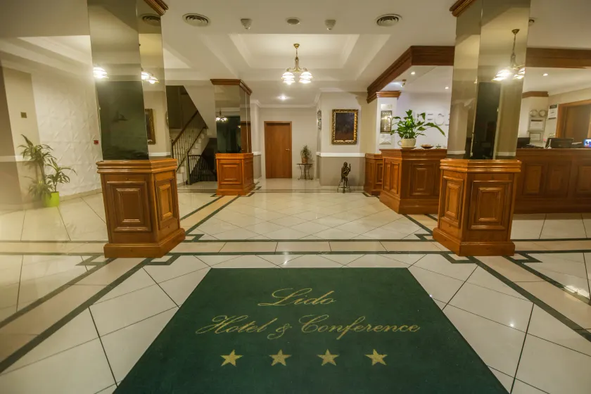 Best Lido Hotel - Interior entrance