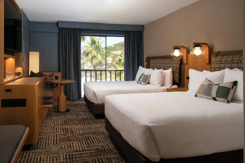 Marin Hilltop Hotel - Image 1