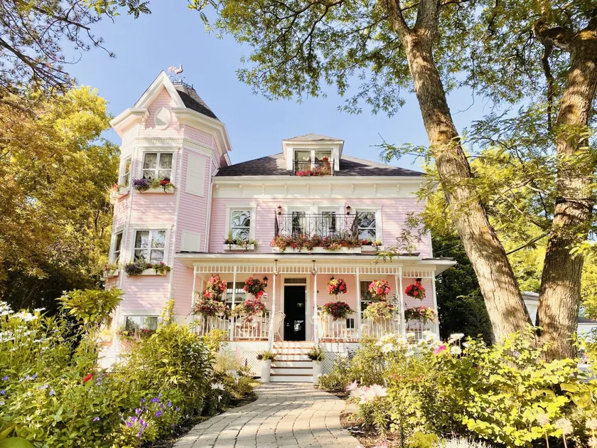 Maison Rose - Image 1