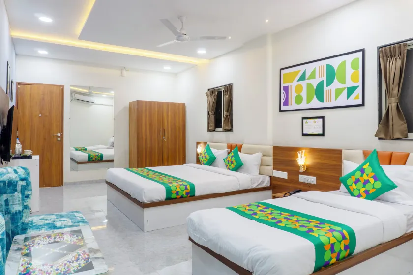 Treebo Aura Inn Regency - Image 1