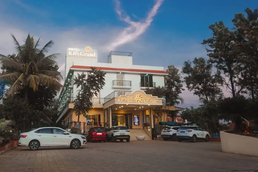 HOTEL KB's Grand - Image 1