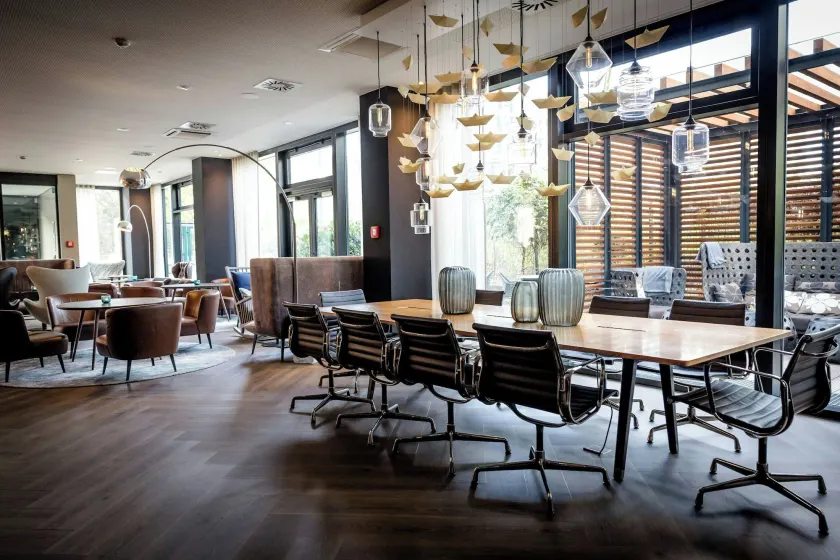 Motel One Hamburg-Alster - Image 1