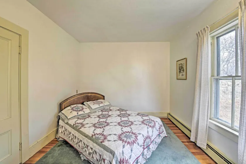 Apt on Vineyard Haven Near Nantucket Sound! - Værelse