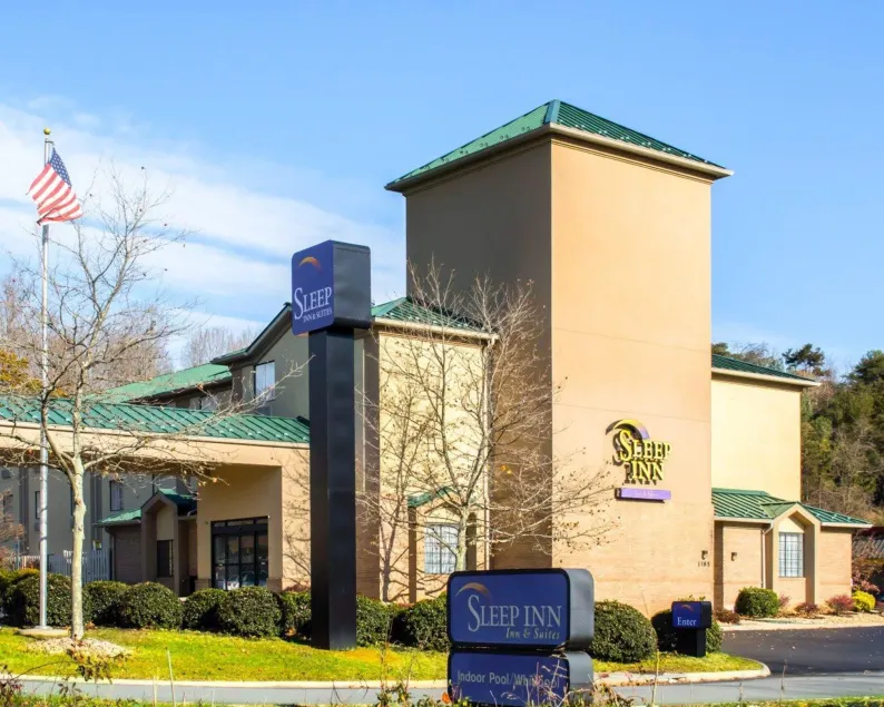 Sleep Inn & Suites Monticello - Image 1
