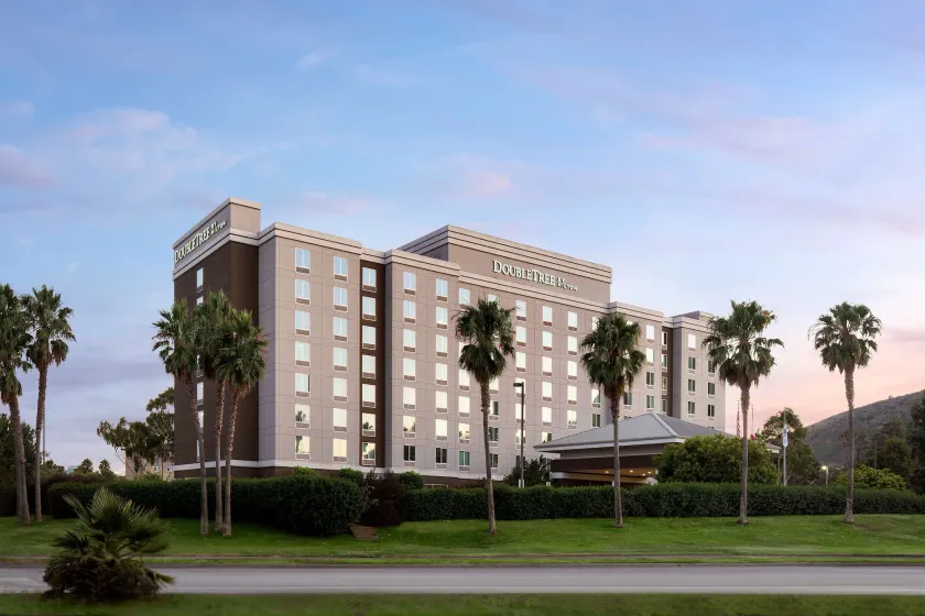 DoubleTree by Hilton San Francisco Airport North Bayfront - Image 1