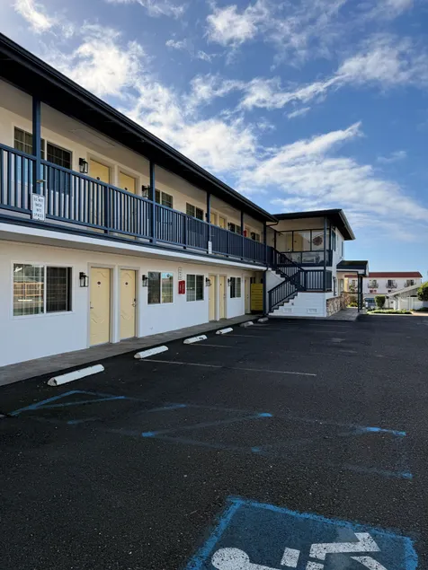 Morro Crest Inn - Image 1