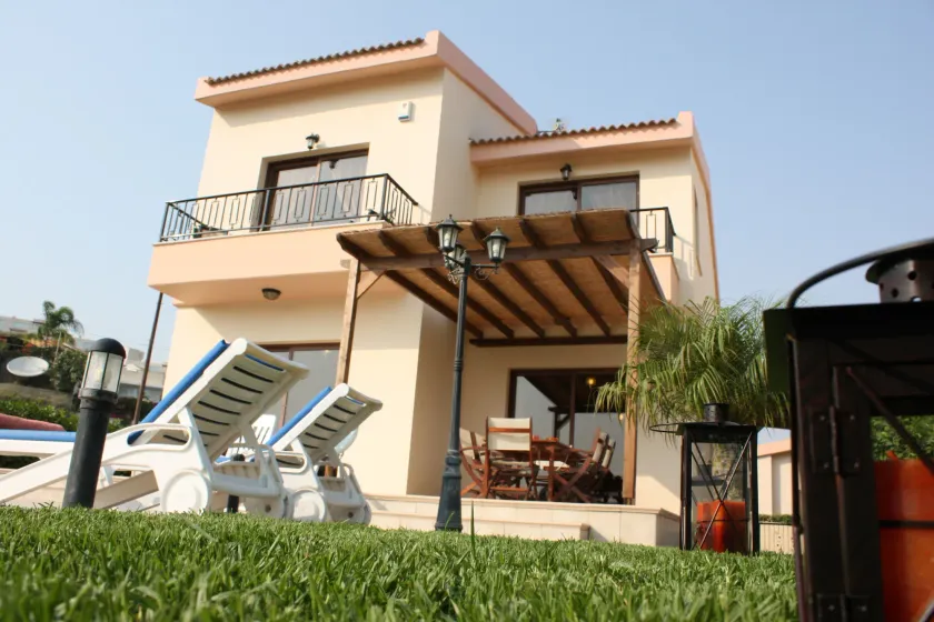 Bay Villas - Image 1