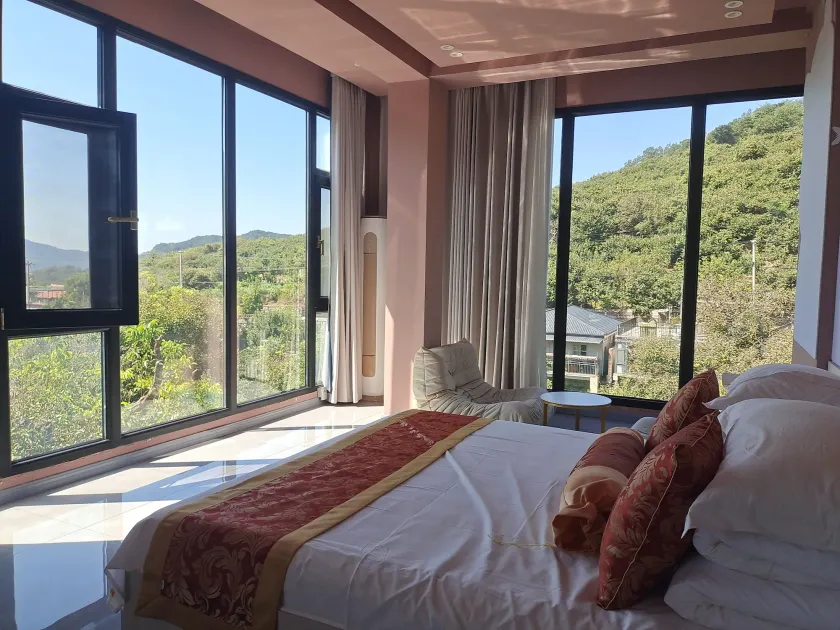 Yuetong Hotel Near Mutianyu Great Wall - Image 1