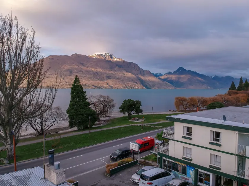 Lakeside Motel - Image 1