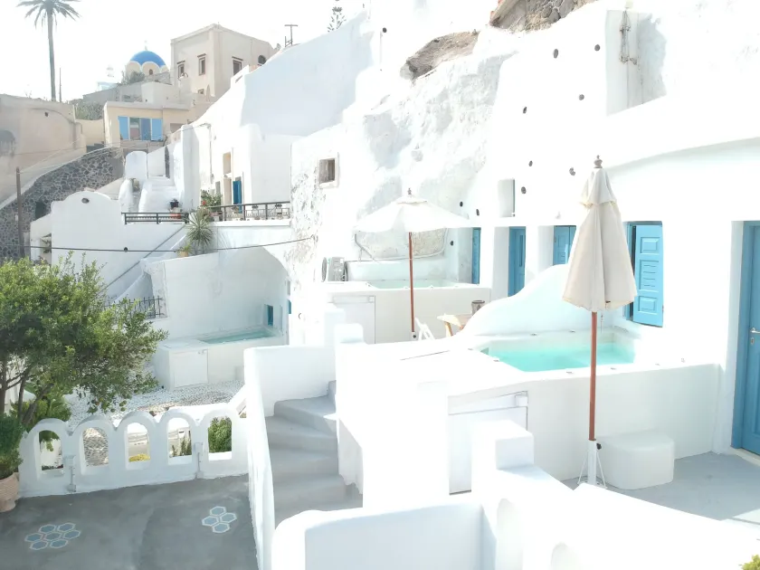 Stoa Cave Villas - Image 1