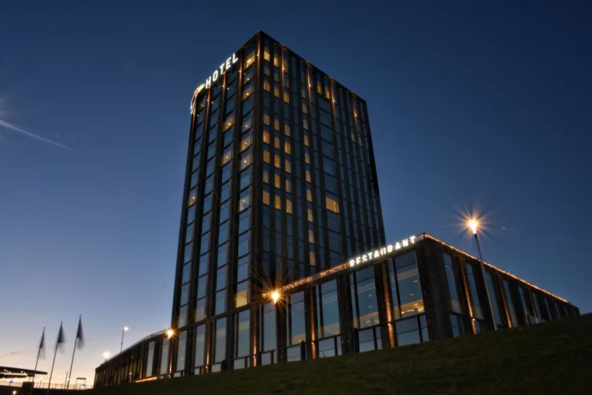 Van der Valk Hotel Nijmegen-Lent - Image 1