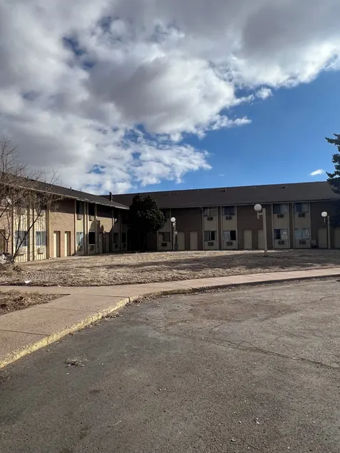 Studio Lodge Laramie - Image 1
